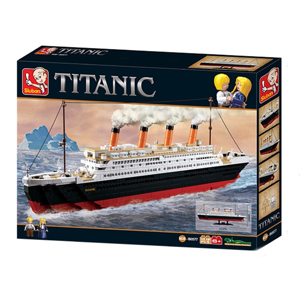 Kit di replica il modello del Titanic nave realizzato da blocchi di Lego,  Rzeszów exhibition,Polonia Foto stock - Alamy